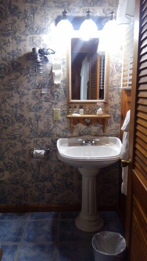 9A | Bathroom