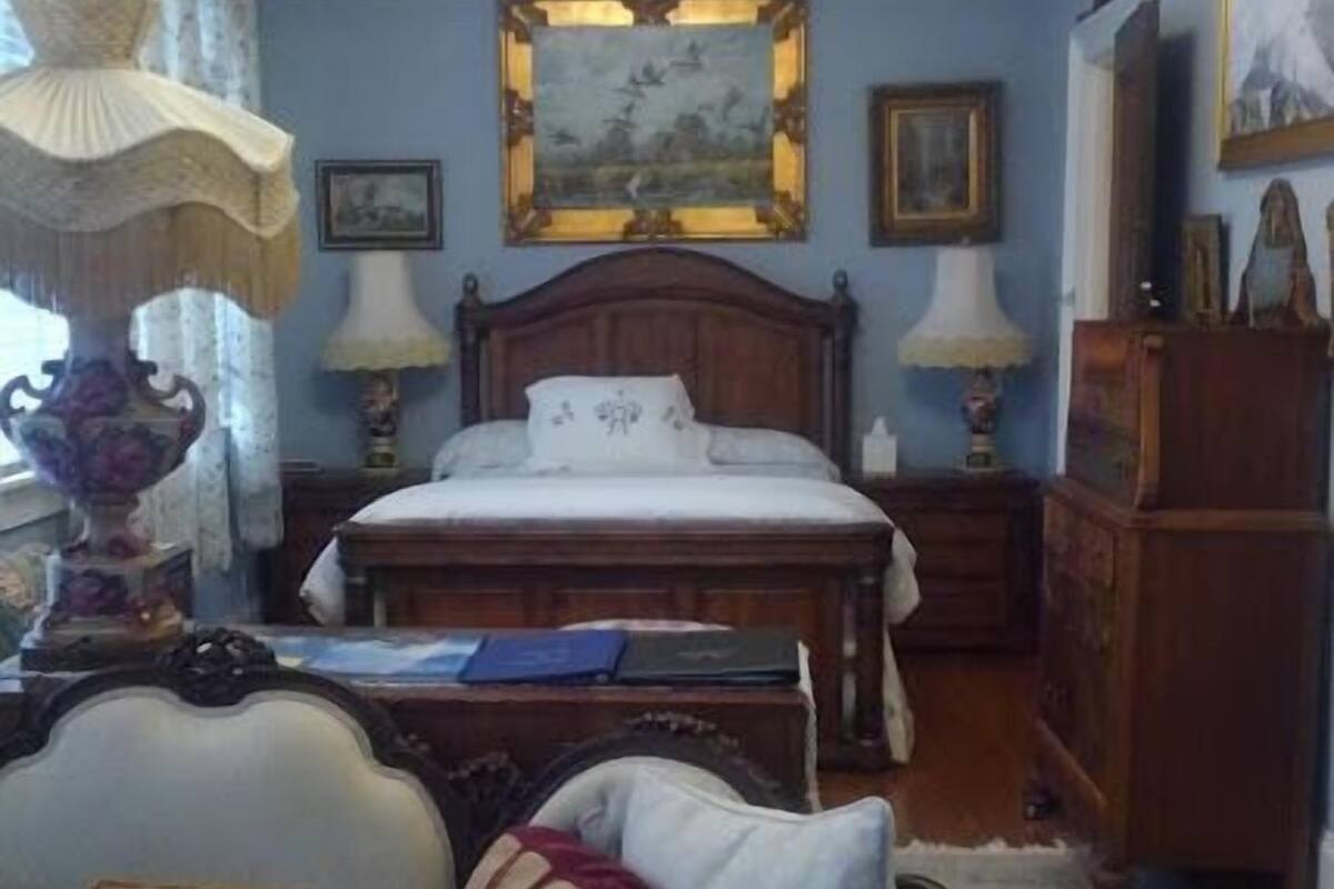 Gentlemen's suite