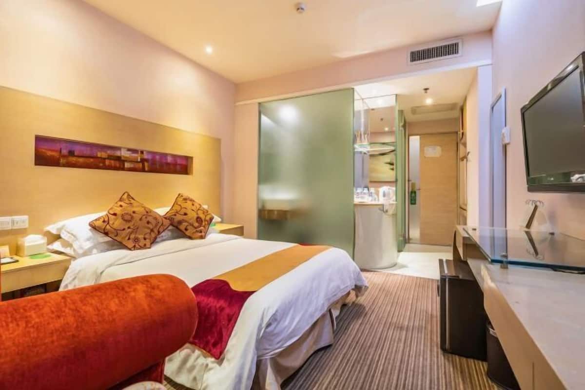 Desk, soundproofing, iron/ironing board, rollaway beds