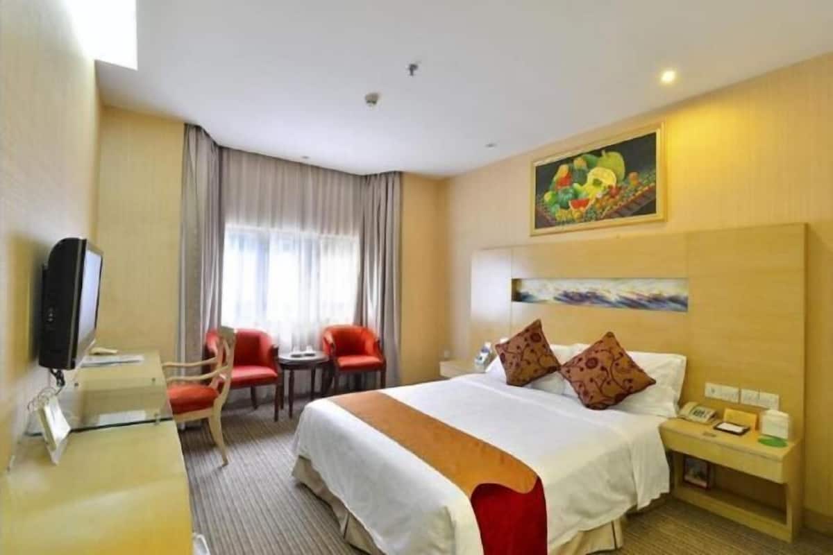Desk, soundproofing, iron/ironing board, rollaway beds