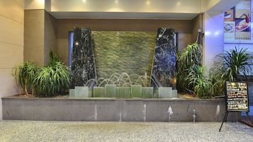 Manicures y pedicures