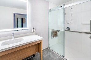 Standard Room, 1 King Bed, Roll-in Shower (Mobility Accessible) | Bathroom | Free toiletries, hair dryer, towels, soap