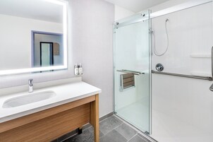 Standard Room, 1 King Bed, Roll-in Shower (Mobility Accessible) | Bathroom | Free toiletries, hair dryer, towels, soap