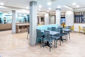 รวมอาหารเช้าแบบคอนติเนนทัล ทุกวัน