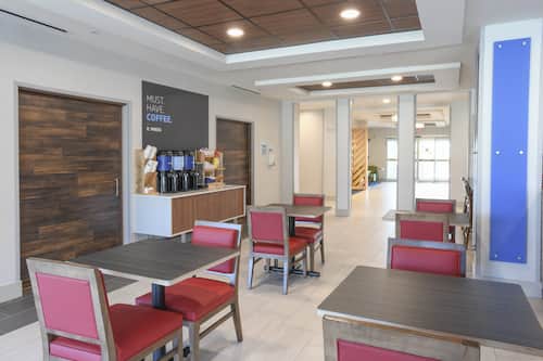 Buffet déjeuner gratuit tous les jours
