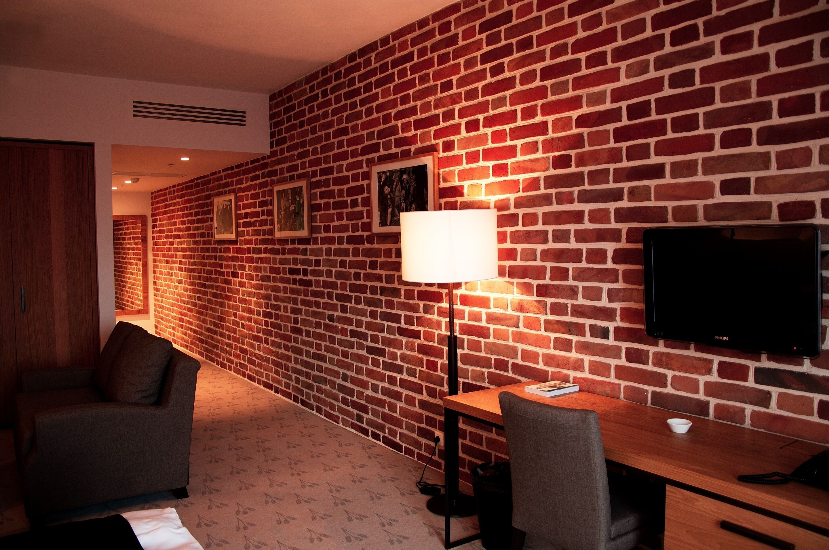 hypo-allergenic bedding, minibar, in-room safe, desk