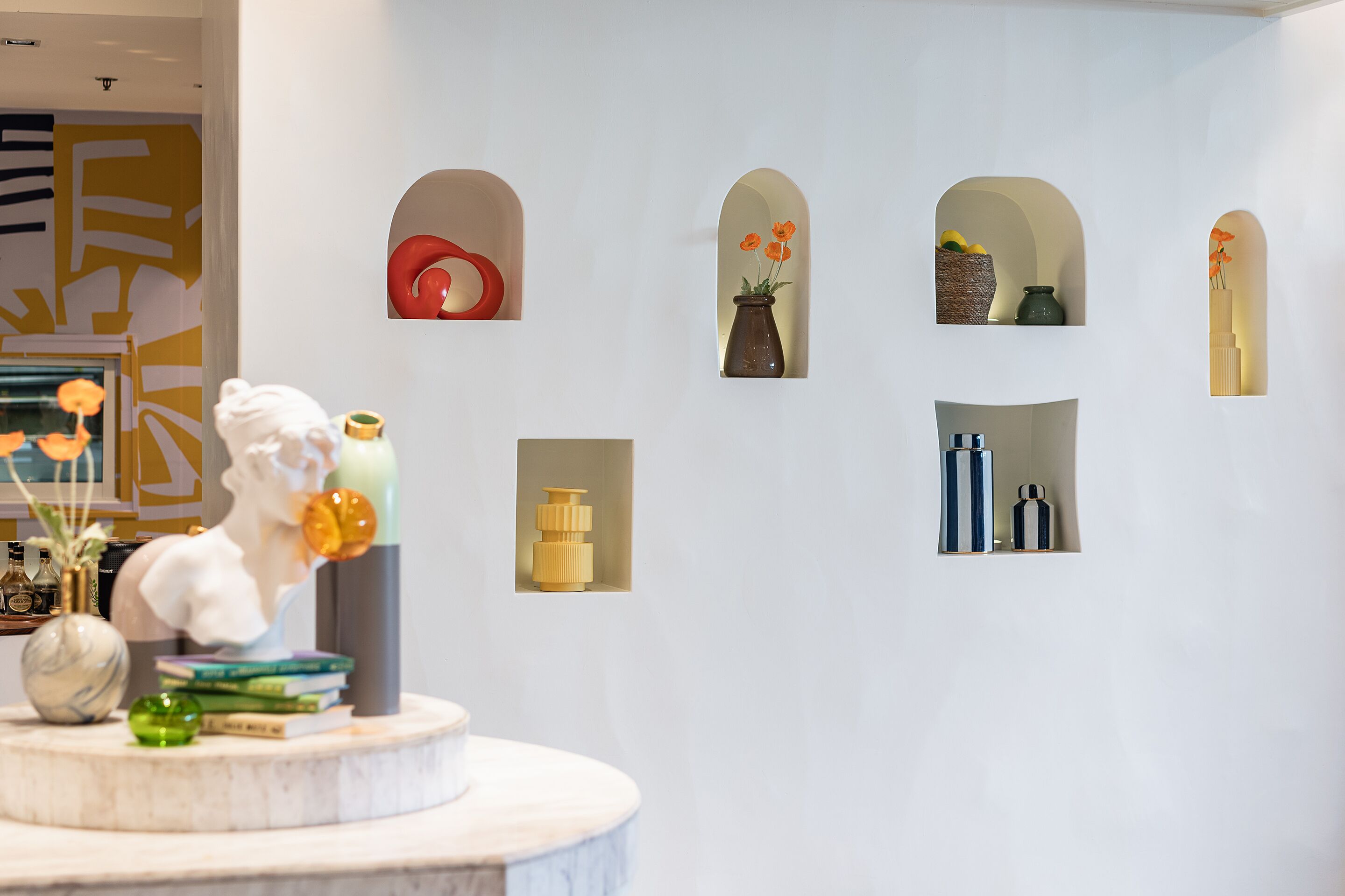 2 restaurants, breakfast, lunch, dinner served; italian cuisine