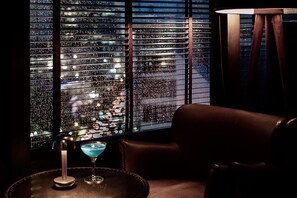 2 bares o lounges, bar de cocteles, bar de cocteles 