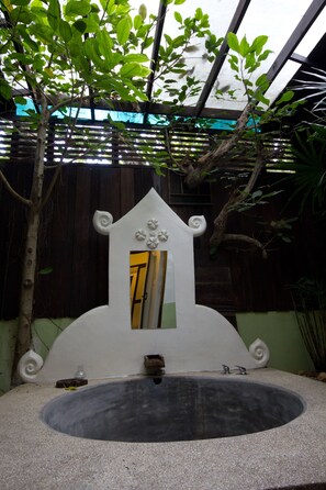 Rainforest Luxury Boutique Wing | Gårdsplass