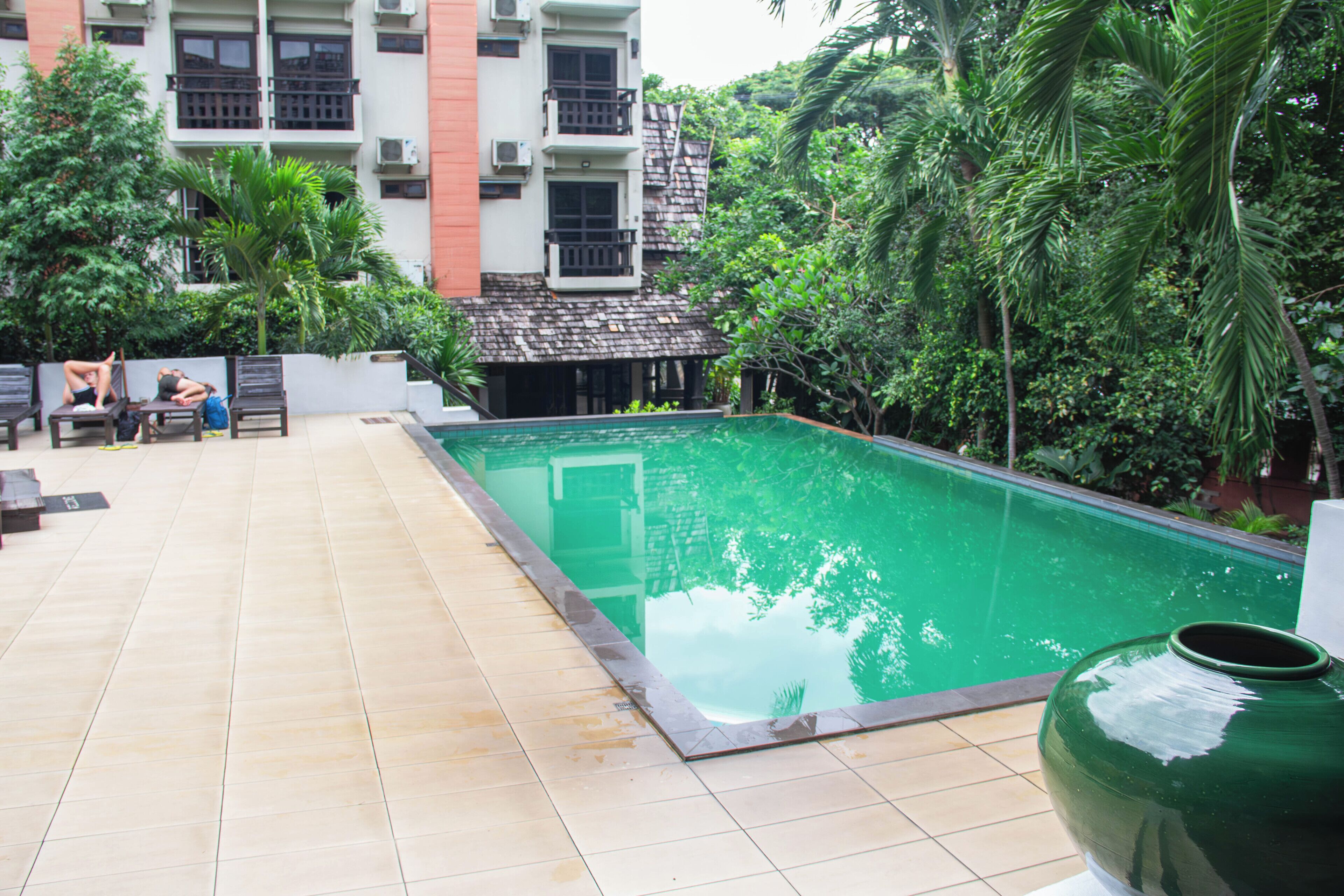 Kolam renang terbuka 