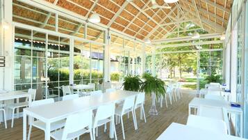 Free continental breakfast