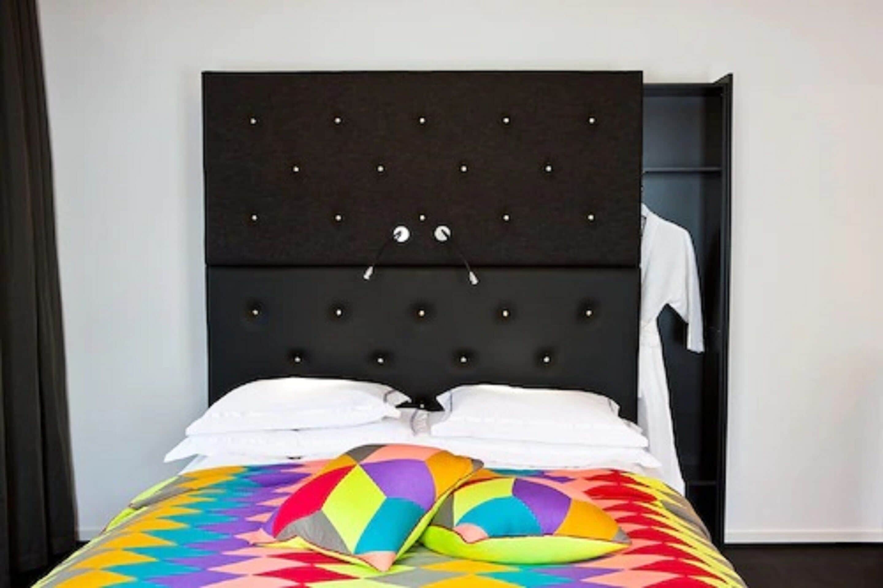 xl - one room suite (king size bed of 180 cm) | desk, iron/ironing board, free wifi, bed sheets