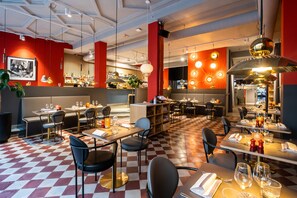 Breakfast, lunch and dinner served