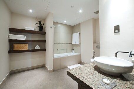 Staybridge Suites Abu Dhabi Yas Island, an IHG Hotel - Image 14
