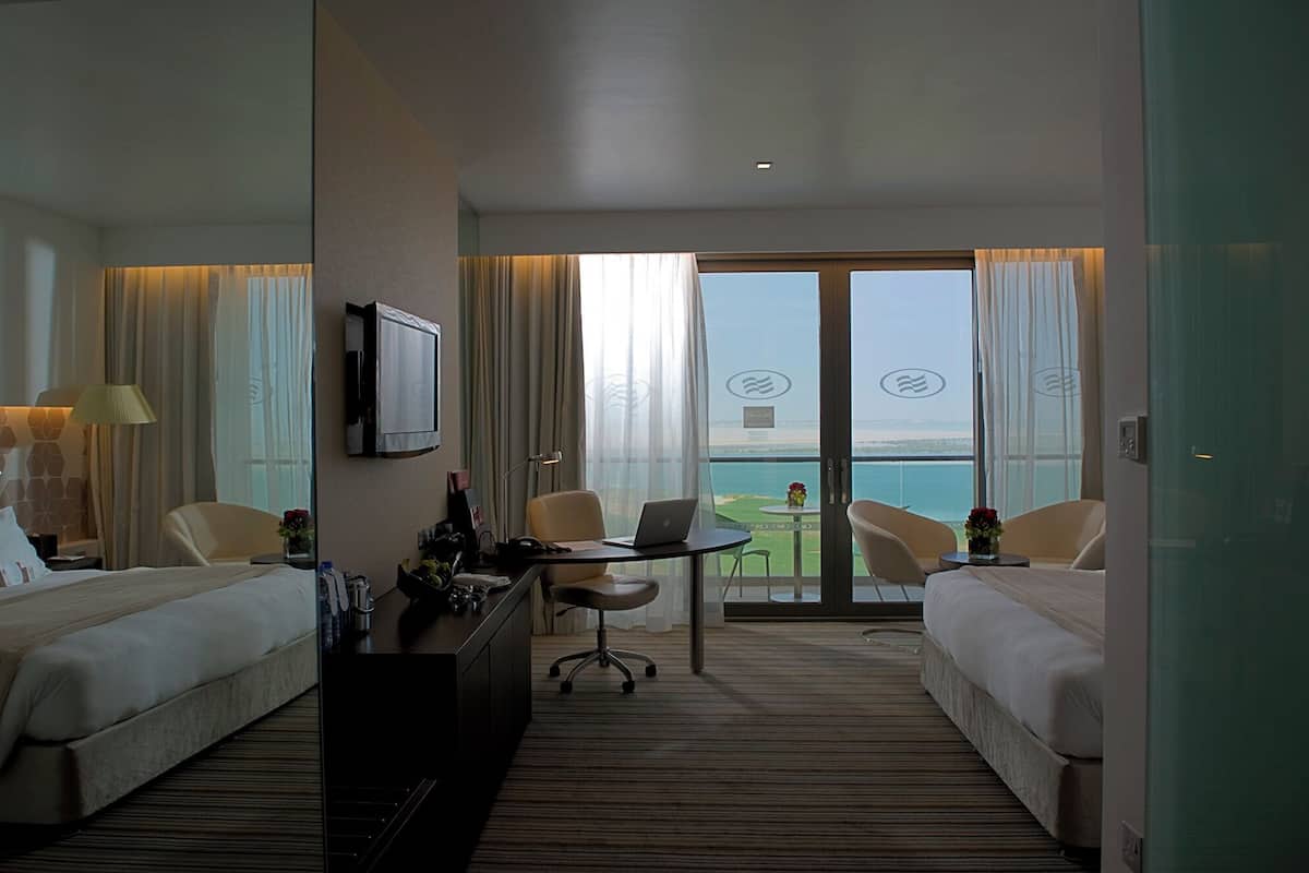 1 bedroom, hypo-allergenic bedding, Select Comfort beds, minibar