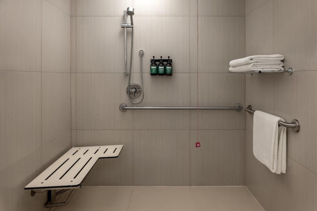 1 bedroom, hypo-allergenic bedding, Select Comfort beds, minibar