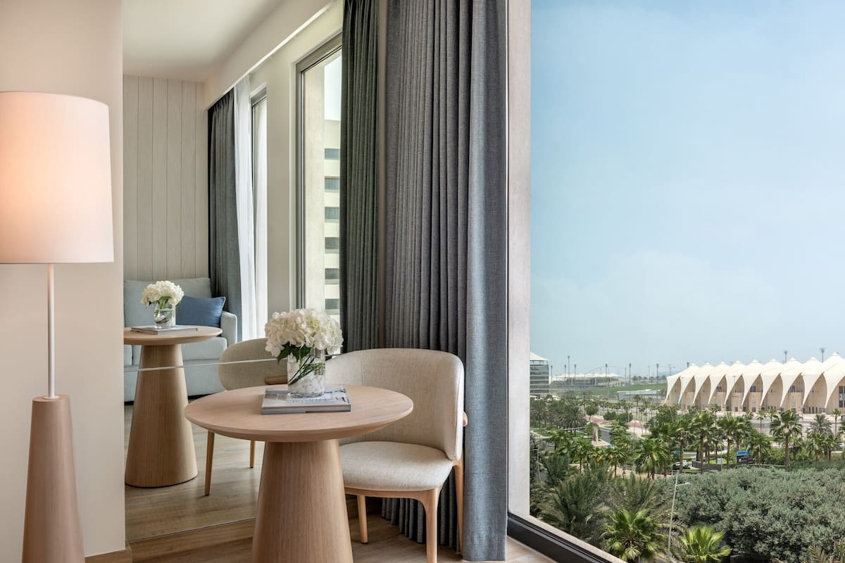 1 bedroom, hypo-allergenic bedding, Select Comfort beds, minibar