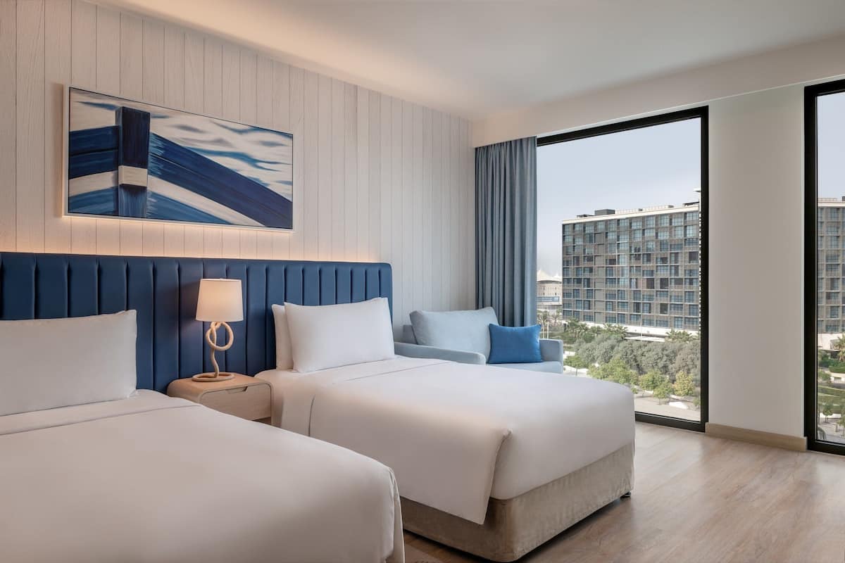 1 bedroom, hypo-allergenic bedding, Select Comfort beds, minibar