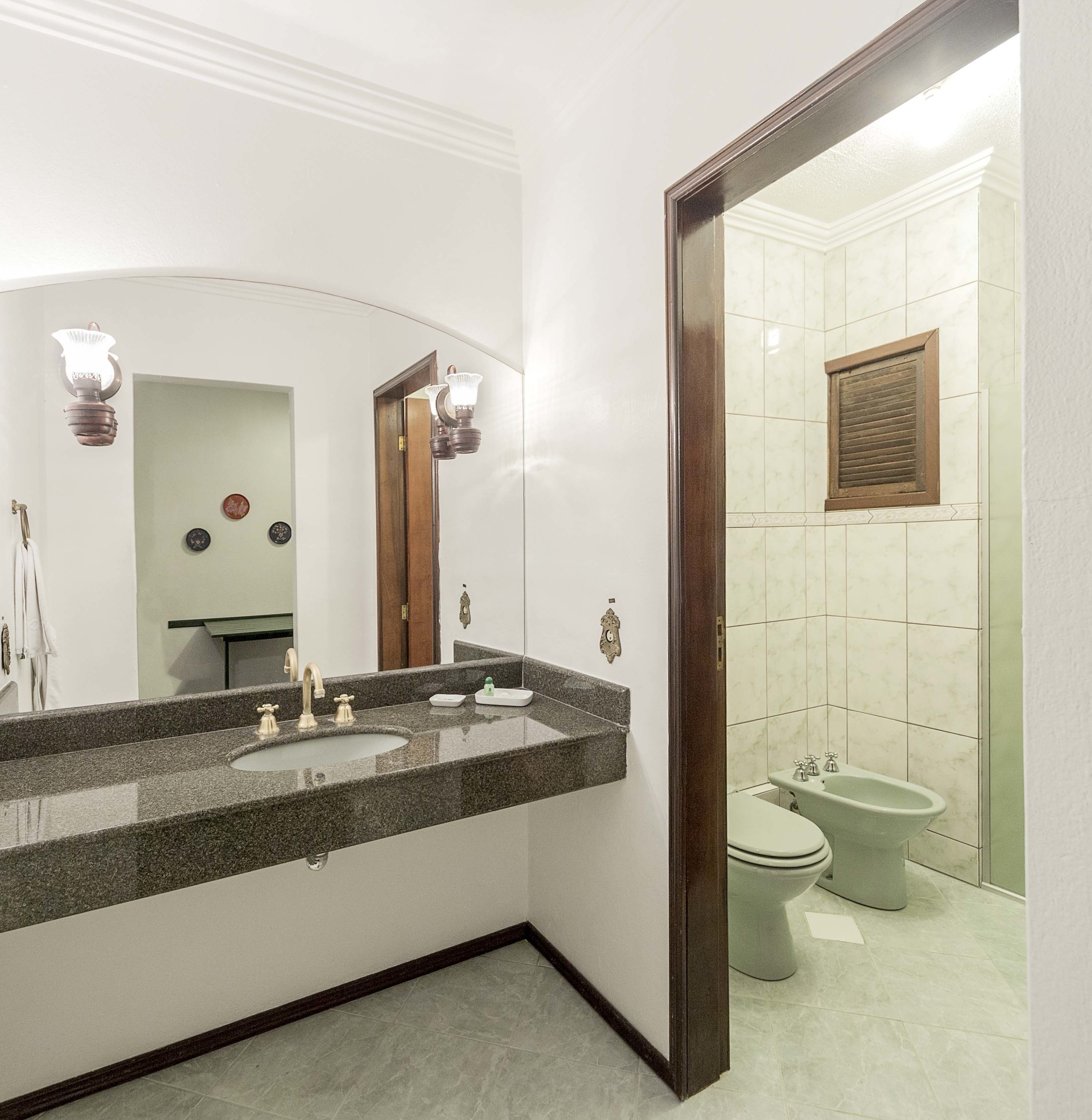 shower, bidet, towels