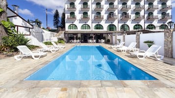 Outdoor pool, sun loungers