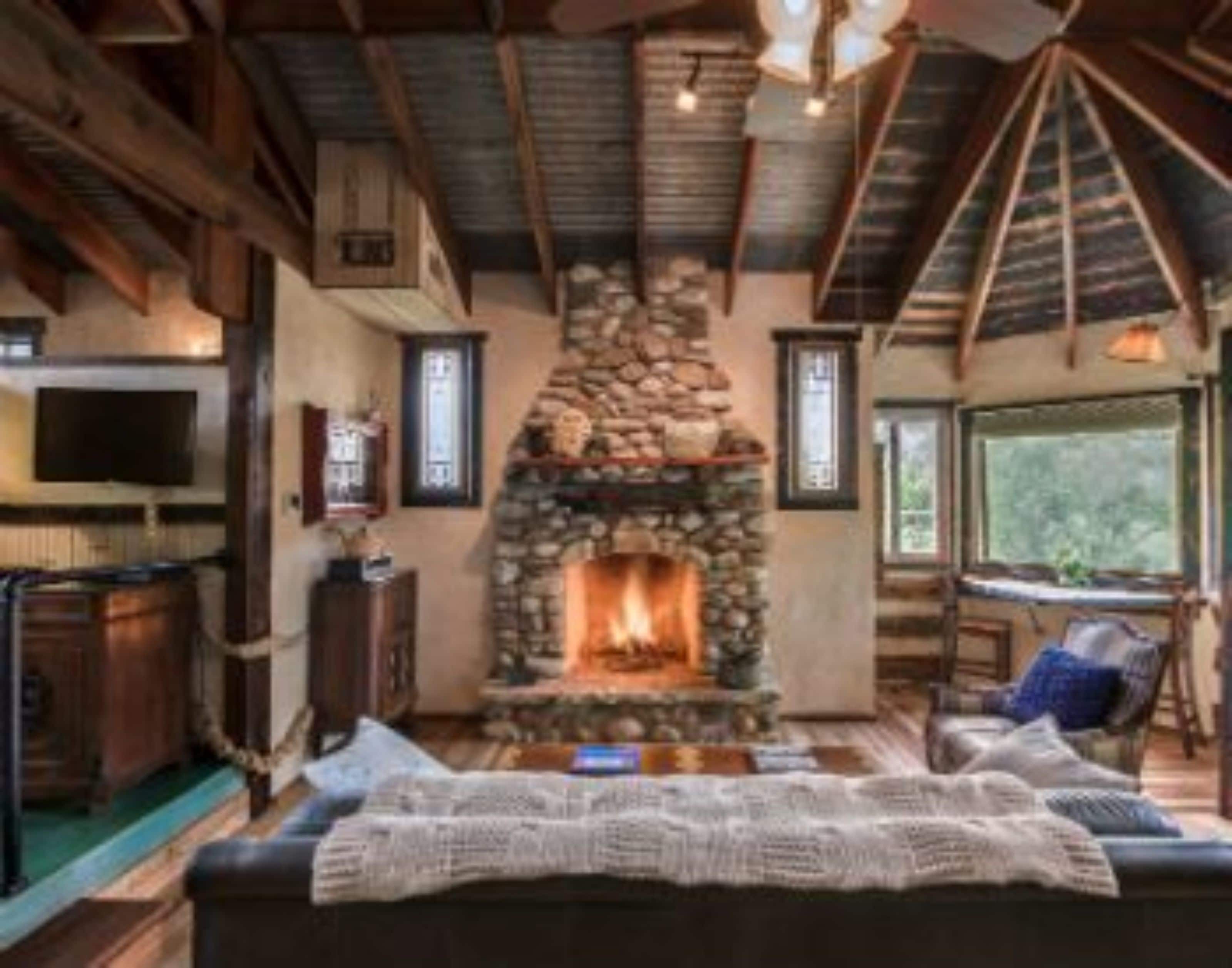 Individually decorated, individually furnished, soundproofing