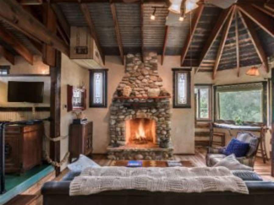 Individually decorated, individually furnished, soundproofing