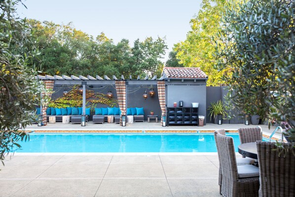 Outdoor pool, pool loungers