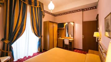 In-room safe, individually decorated, individually furnished, desk