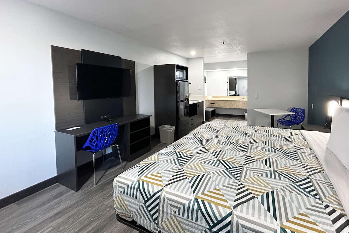 Desk, blackout drapes, iron/ironing board, free WiFi