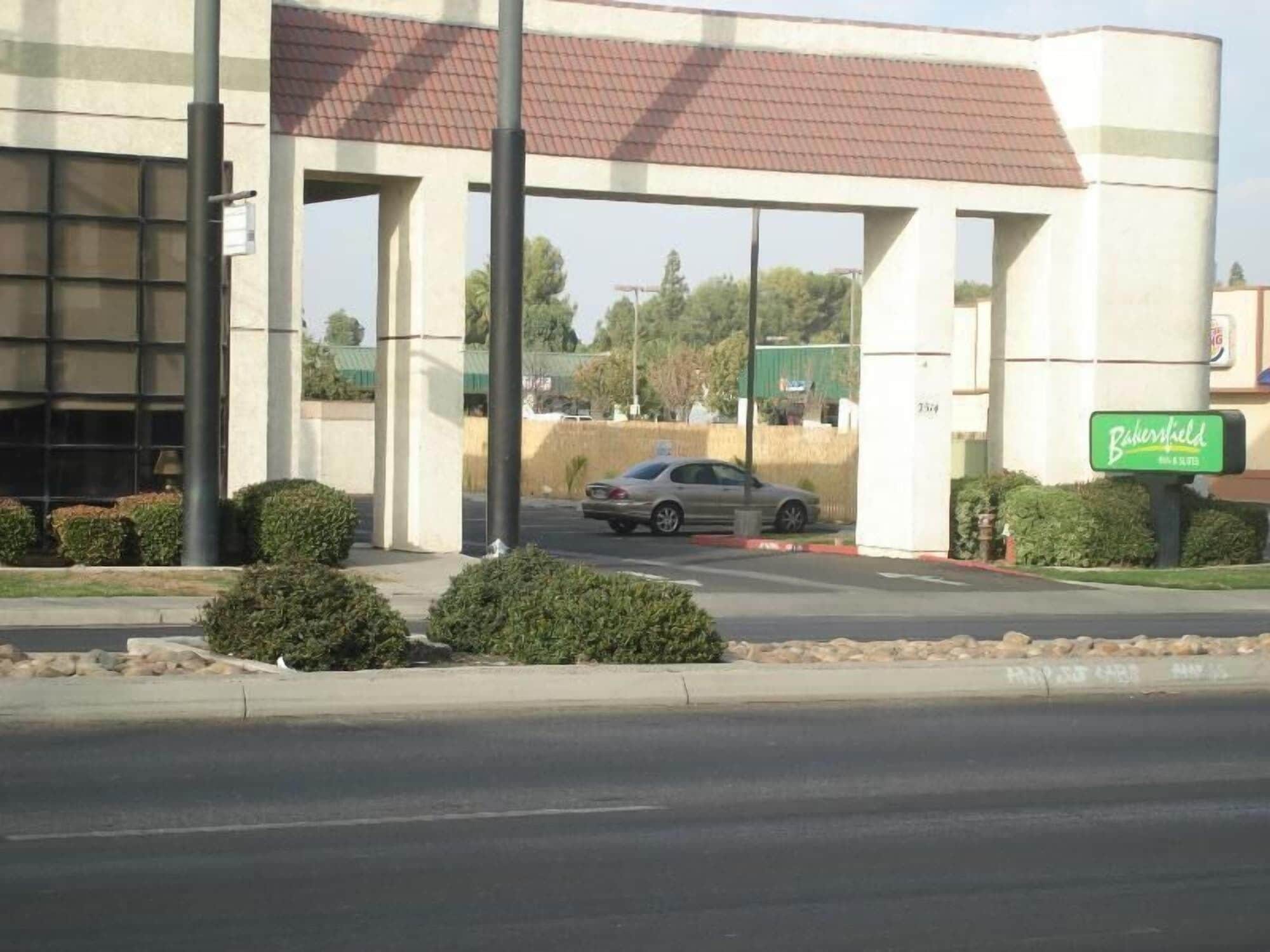 Photo - Studio 6 Bakersfield, CA South