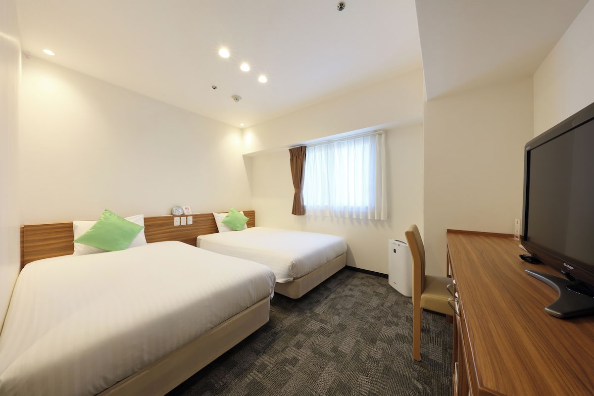 Standard Twin Room, Non Smoking (Bed Width 120cm) | Memory-foam beds, desk, blackout curtains, iron/ironing board