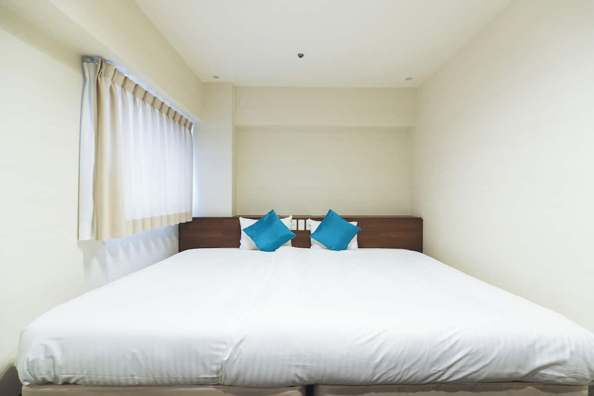 Hollywood Twin Room, Non Smoking | Memory-foam beds, desk, blackout curtains, iron/ironing board