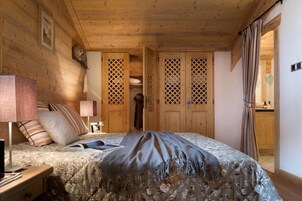 Quartos à prova de som, Wi-Fi de cortesia, roupa de cama