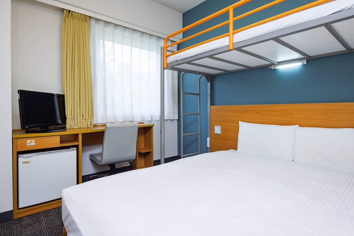 Down comforters, desk, laptop workspace, blackout drapes