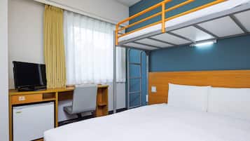 Standard Room, 1 Double Bed + 1 Loft Bed, Non-Smoking | Down comforters, desk, laptop workspace, blackout drapes