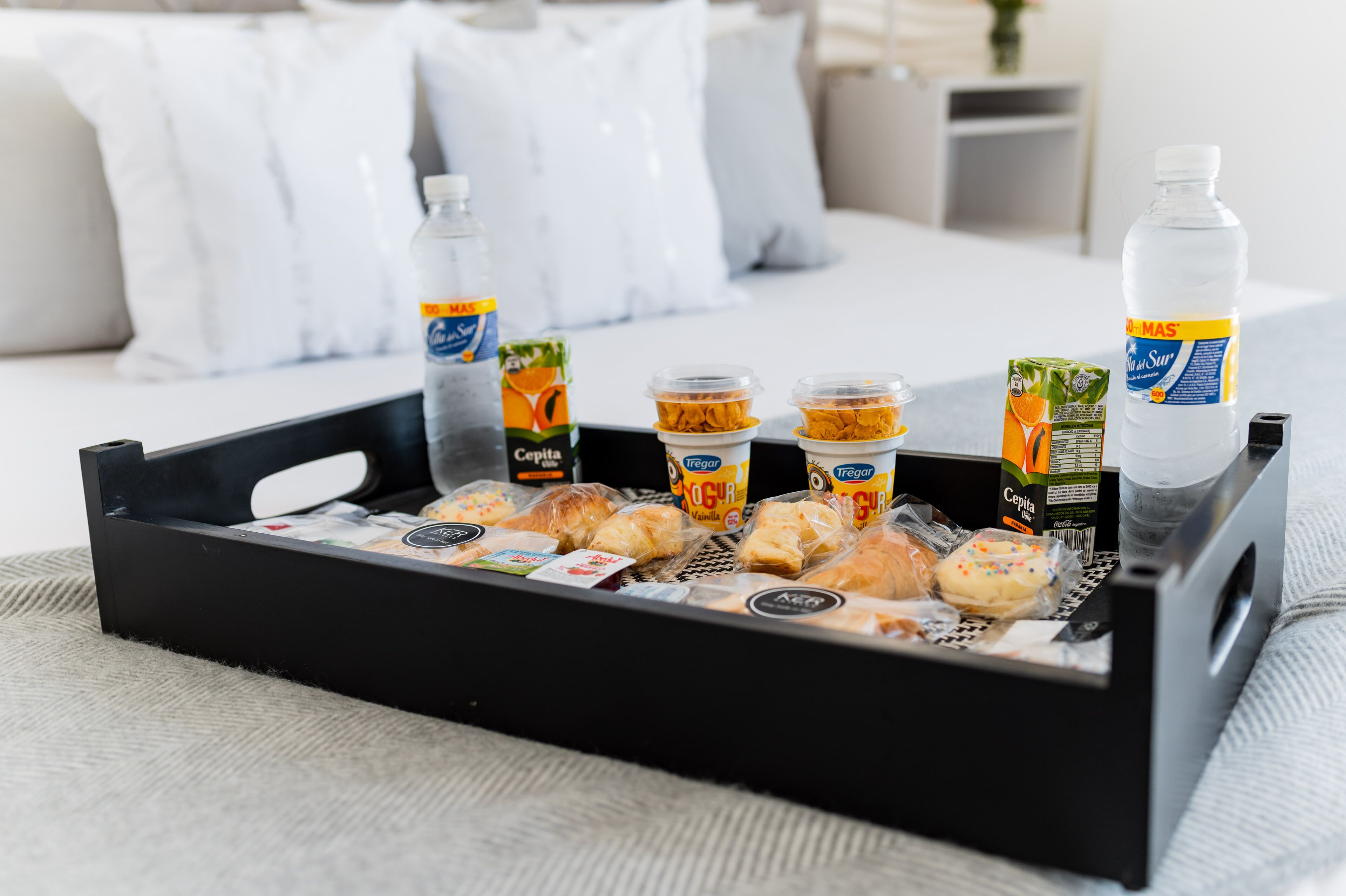 Chambre Double | Literie hypoallergénique, couette en duvet d'oie, surmatelas, minibar