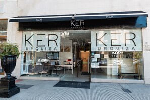 Front of property - Ker Urquiza Hotel (Buenos Aires)