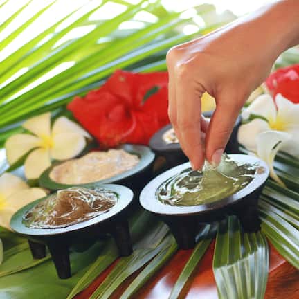 Couples treatment rooms, body treatments, aromatherapy, body wraps