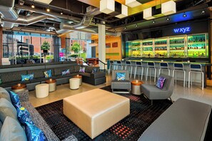 酒吧（店内）