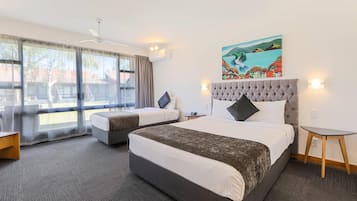 Rom – superior, flere senger, ikke-røyk | Sengetøy av topp kvalitet, skrivebord og skrivebord for bærbar PC