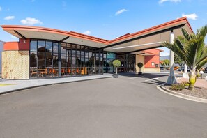 Exterior - Quality Hotel Lincoln Green (Auckland)
