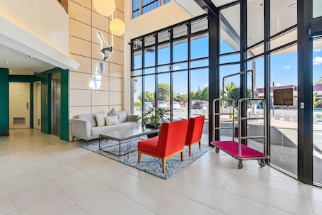 Lobby. Quality Hotel Lincoln Green