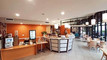 To-go breakfast on weekdays (NZD 15 per person)