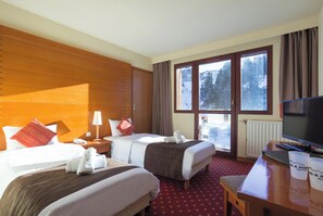 Coffres-forts dans les chambres, bureau, rideaux occultants