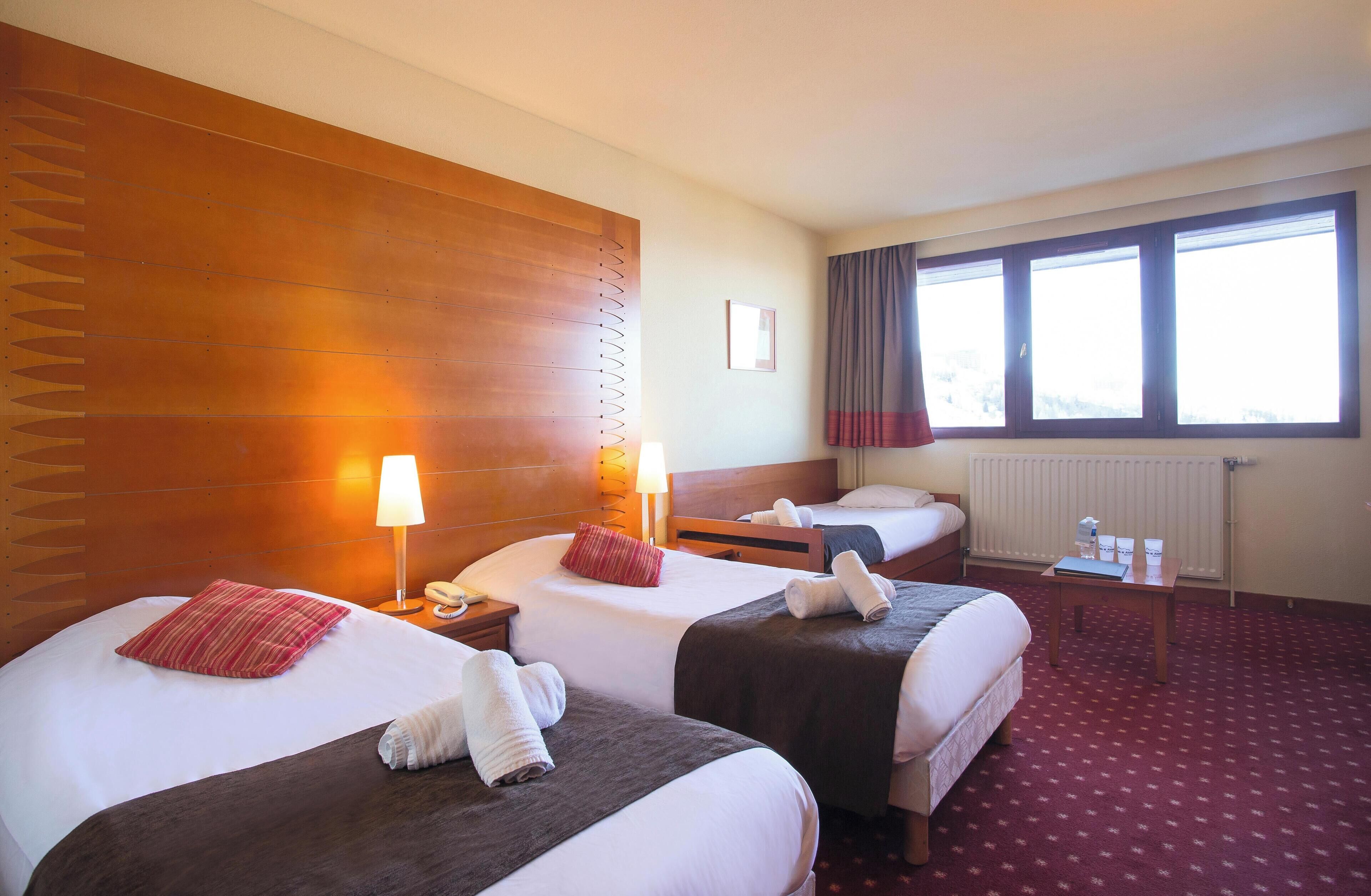 Coffres-forts dans les chambres, bureau, rideaux occultants