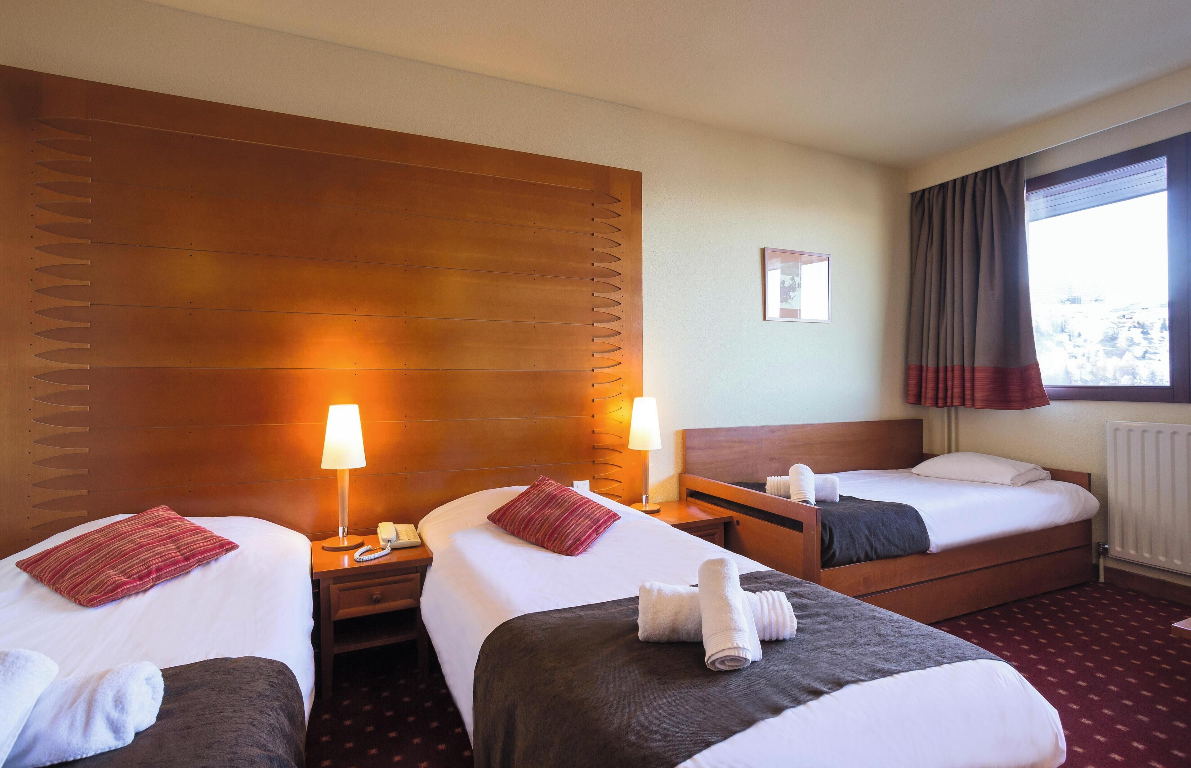 Coffres-forts dans les chambres, bureau, rideaux occultants