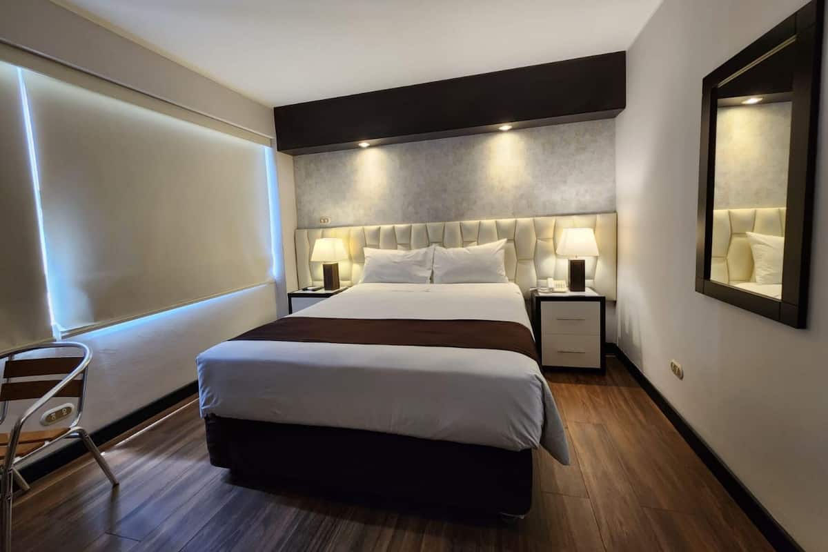 1 bedroom, Egyptian cotton sheets, premium bedding, down duvets