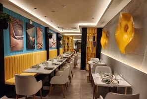 Breakfast, lunch and dinner served - Hotel Ferre Miraflores (Lima)