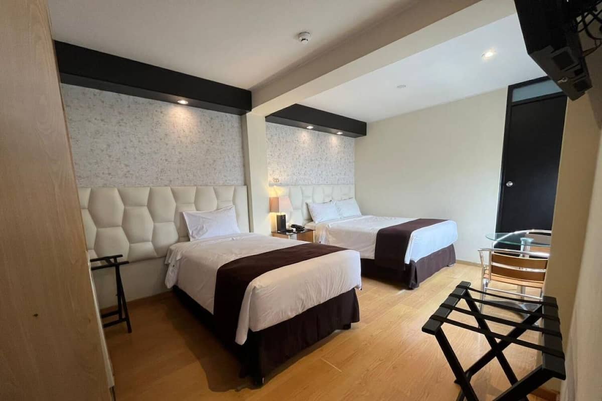 1 bedroom, Egyptian cotton sheets, premium bedding, down duvets