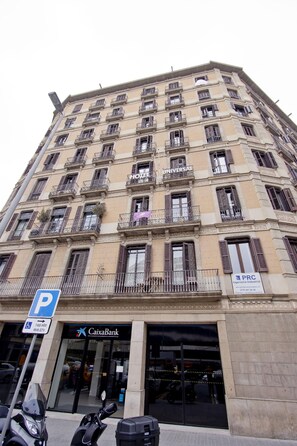 Front of property - Barcelona City Hotel (Barcelona)